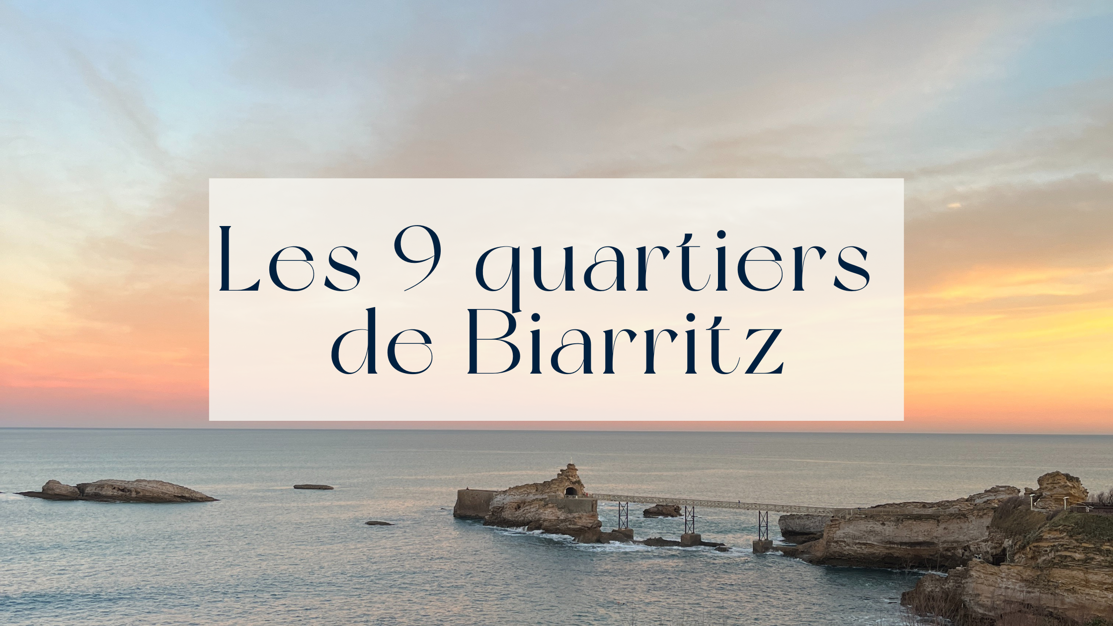 Rocher de la vierge à Biarritz au lever du soleil